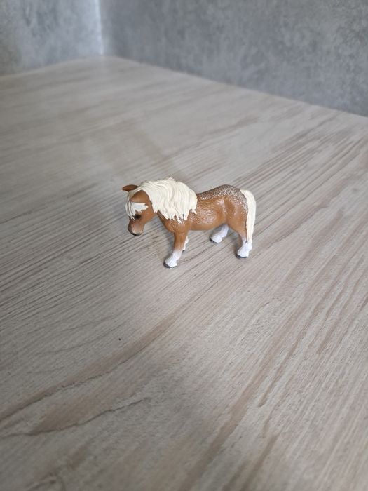 Schleich  koń Rasa Fanabella Klacz 13688 z 2010