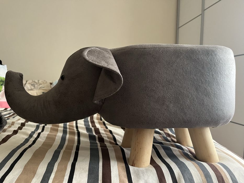 Banco elefante criança