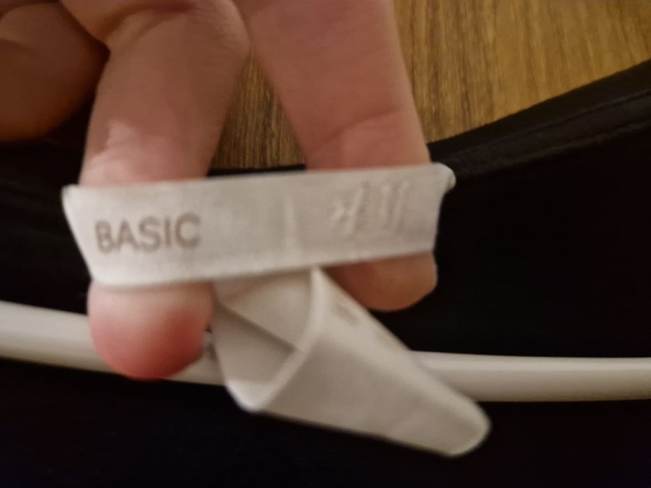 Czarna krótka sukienka