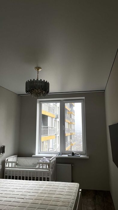 Бесплатный замер и консультация — закажите потолки с гарантией!