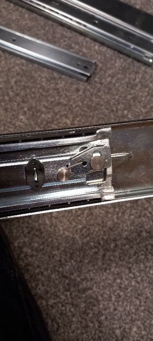 Prowadnica do szuflady 71cm z blokadą