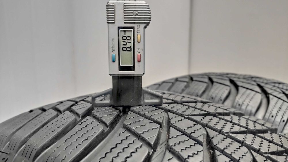 шини 215/65R17. Bridgestone . 8,5мм. 2023р. зима