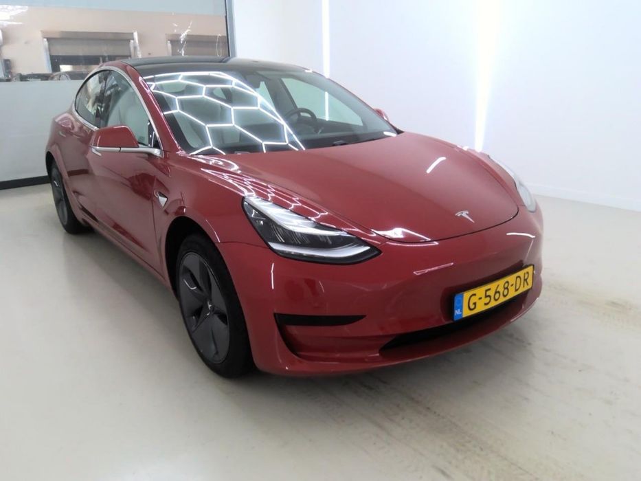 Tesla model 3 rigorosamente impecavel