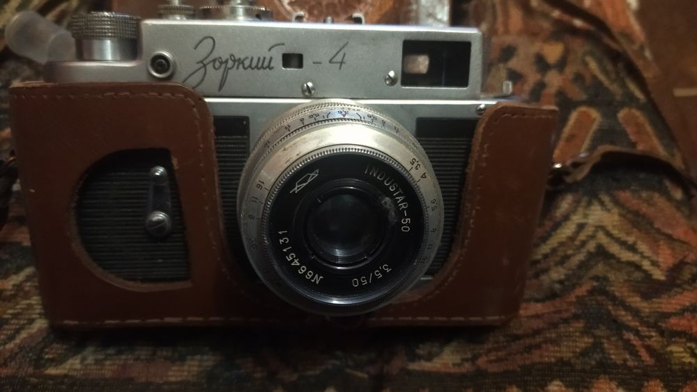 Фотоаппарат Зоркий 4 и Смена 8М СССР