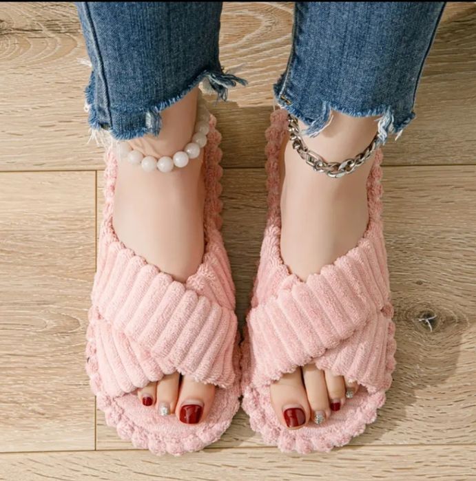 Женские домашние тапочки