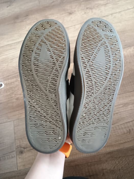 Trampki biale wiazane