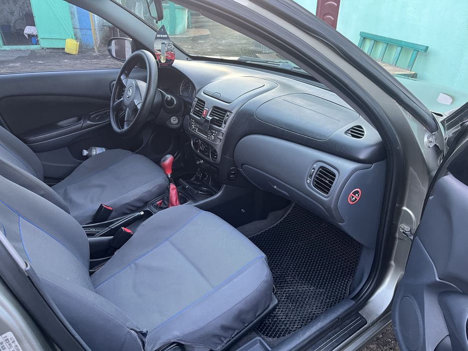 Продаи NISSAN ALMERA 2006 року