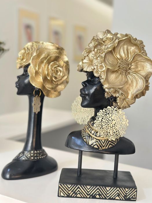 Conjunto de 2 estatuetas decorativas africanas