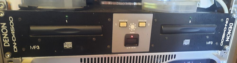 Kontroler plus podwójny odtwarzacz cd/mp3 Denon DN-D4500