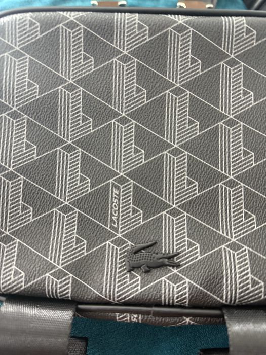 Mala lacoste The Blend com Aba de Clip