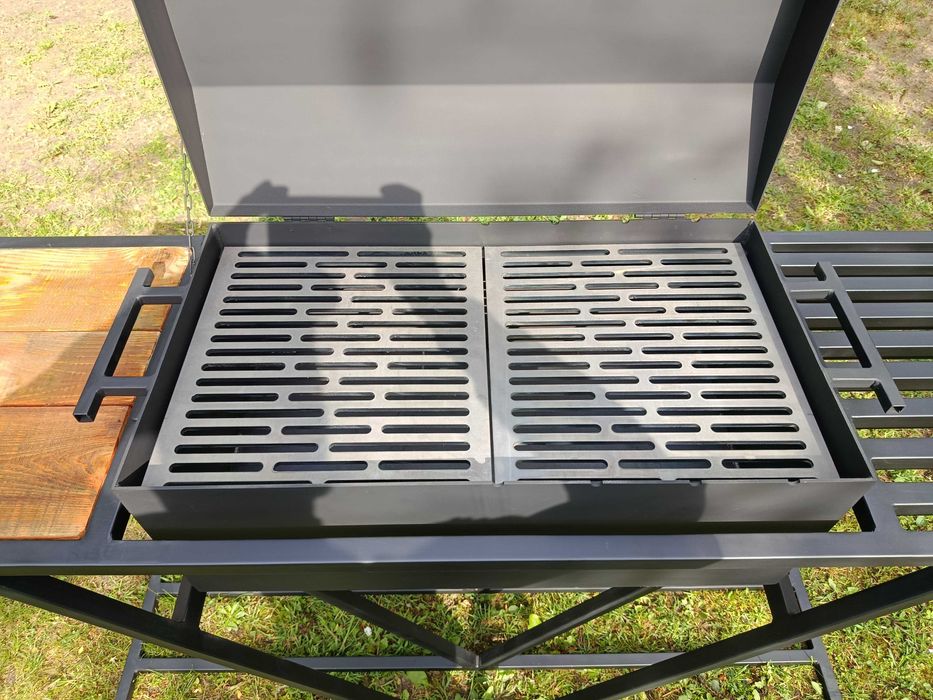 Grill ogrodowy solidny