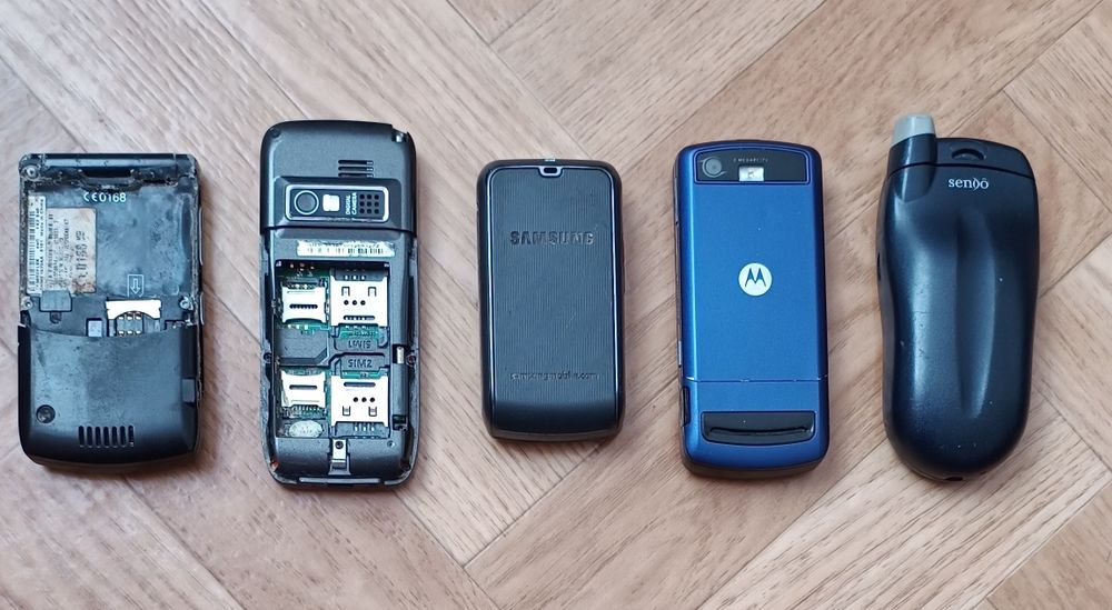 Телефони б/у вживанні, неробочі