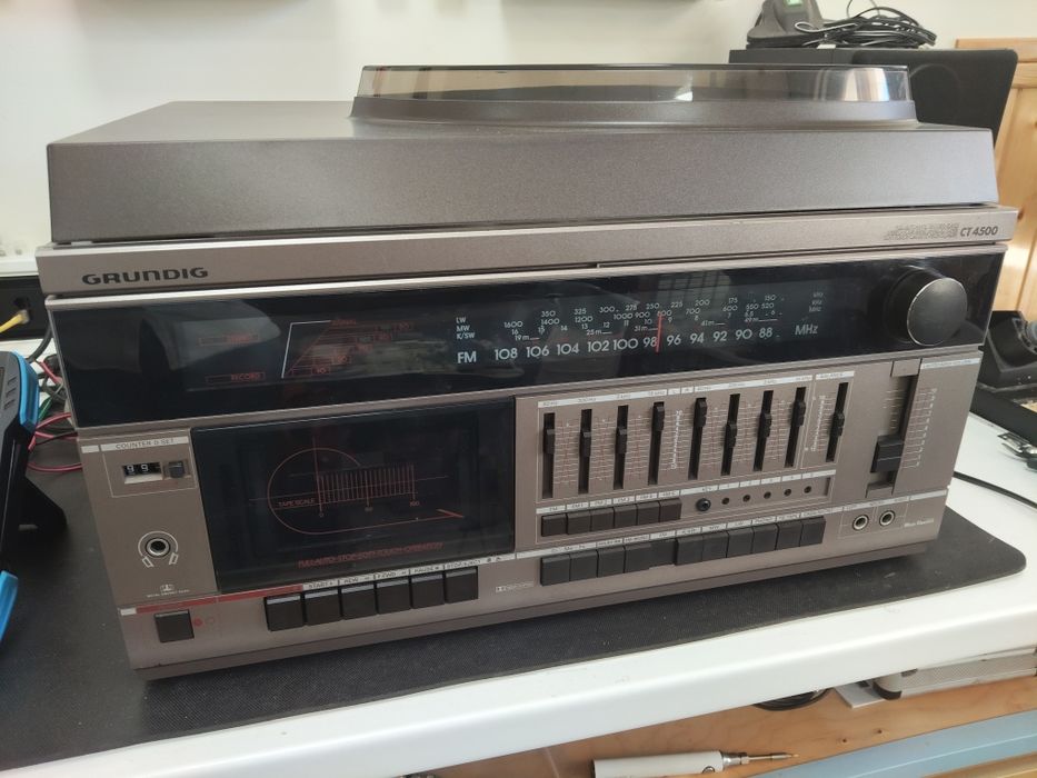 Aparelhagem gira discos Grundig CT4500