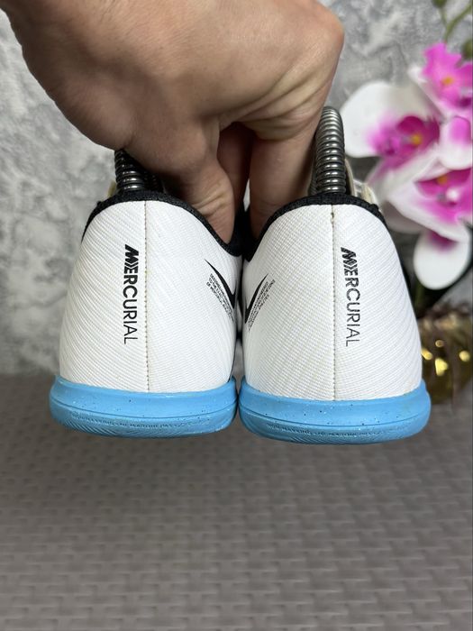 Nike Mercurial копы футзалки 34 размер детские футбольные белые