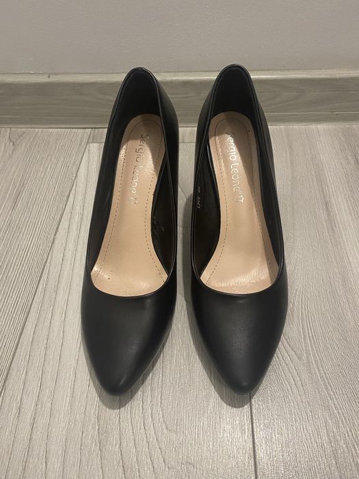 Czarne czółenka szpilki Sergio Leone skórzana wkładka 40