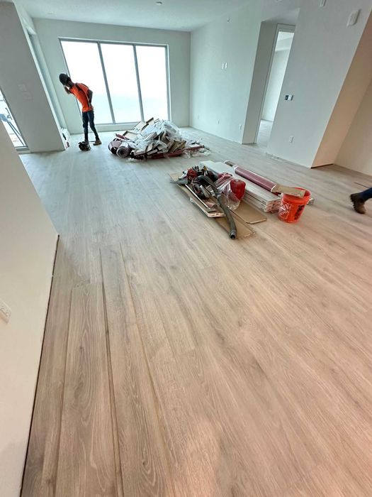 Piso vinílico - Instalação 20% OFF