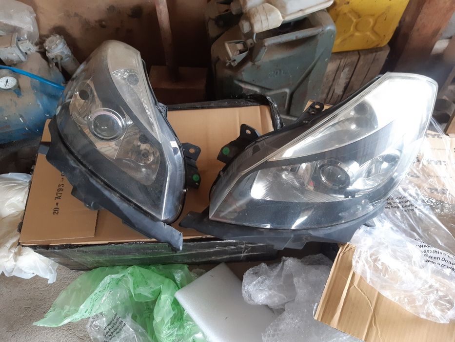 Sprzedam reflektory Clio III