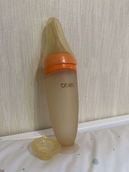 Силиконовая Бутылочка с ложкой для кормления