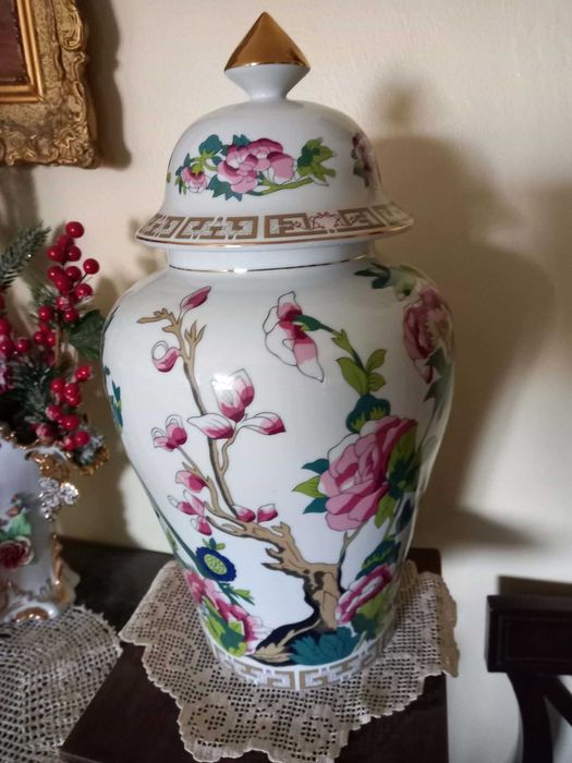 Par de Jarrões Grandes (43 cm) em Porcelana – Estilo Oriental