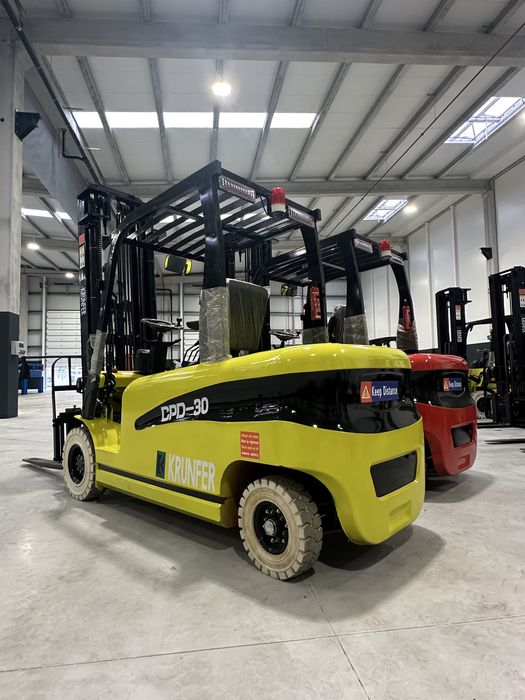 Empilhador eletrico 3Ton Novo