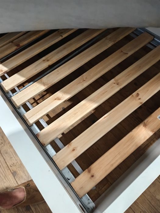 Cama + colchão de solteiro IKEA