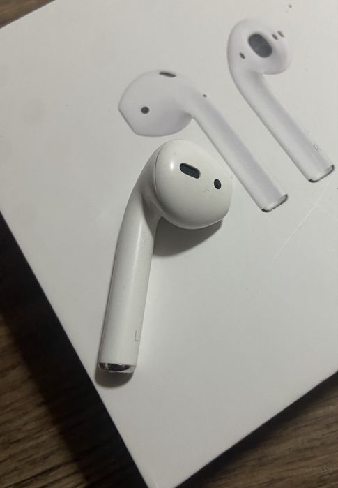 Навушники Airpods 2 покоління (ціна- разом. можна окремо)