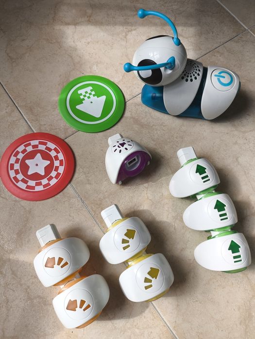 Brinquedo de lagarta para aprendizagem Learn Code-a-pillar Starter