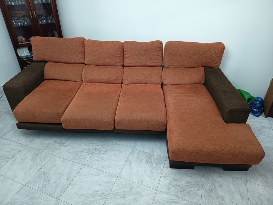 Sofá com chaise long