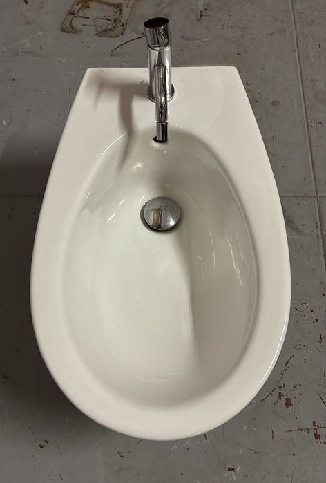 Bide Suspensao Ceramica Branca + Misturadora — Bom Estado