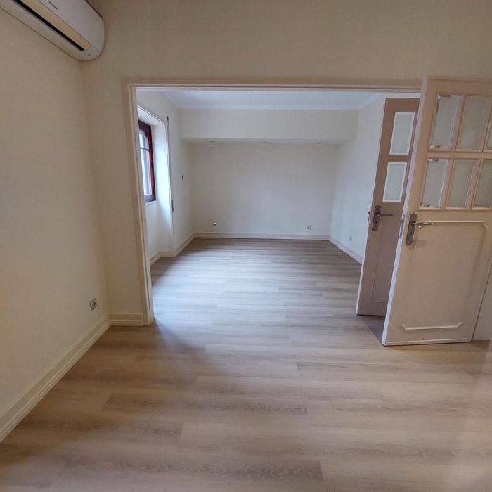 Apartamento T4 totalmente renovado
