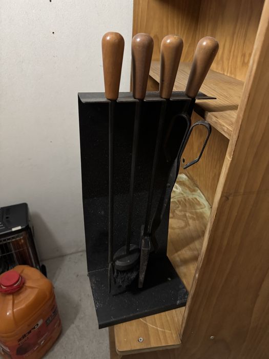 Ferramentas lareira com cabos de madeira