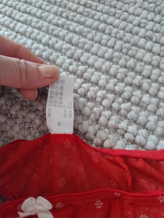 Nowe stringi,rozm 40/ 42