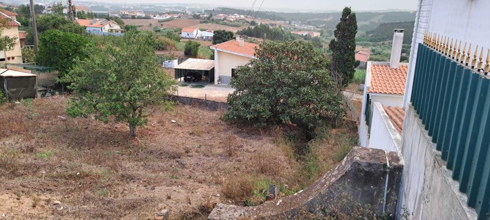 Terreno Urbano 491 m² na Marteleira – Estudo p/ Moradia 300 m² (Lourinhã)