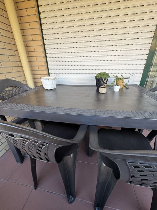 Set mesa + 4 cadeiras 140x85