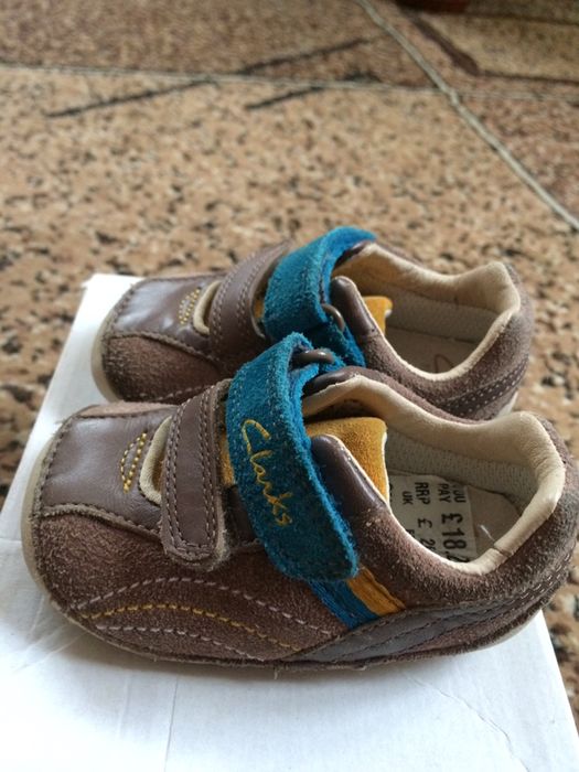 Дитячі кросівочки Clarks