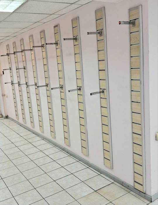 Настенное оборудование для полок бу