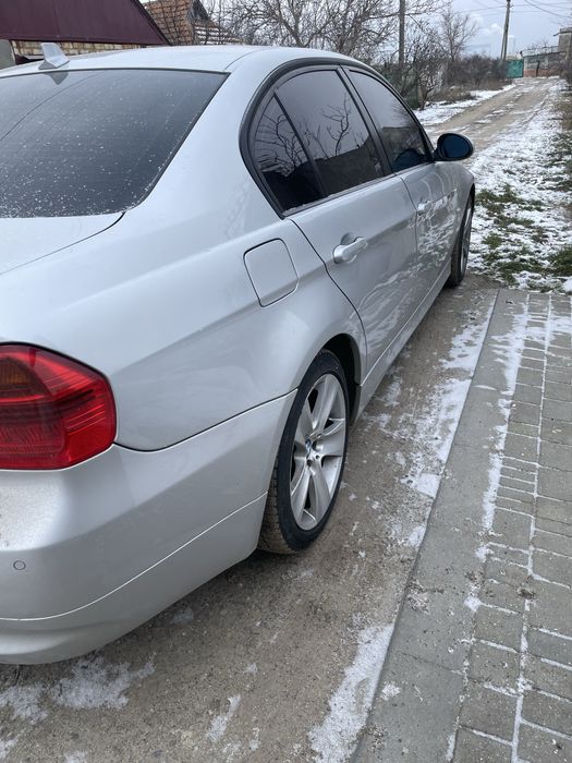 Продаю бмв е90 2 бензин