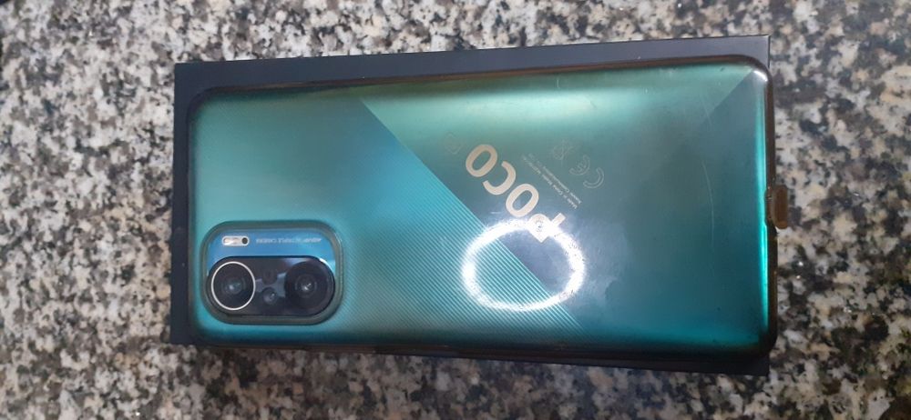 Poco f3 8gb / 256 gb (usado com ecrã novo e a estrear)