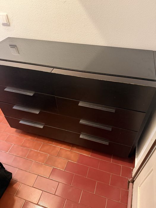 Vendo comoda  marrom