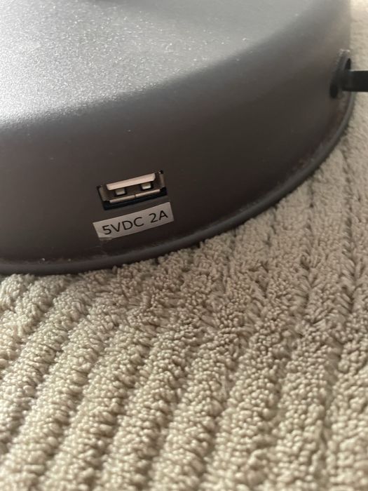 Candeeiro mesa Hektar Ikea com carregamento USB