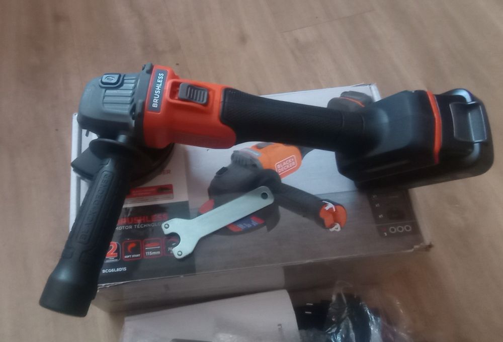 Nowa Szlifierka kątowa 18V 2Ah 3x tarcza torba BLACK DECKER Gwarancja
