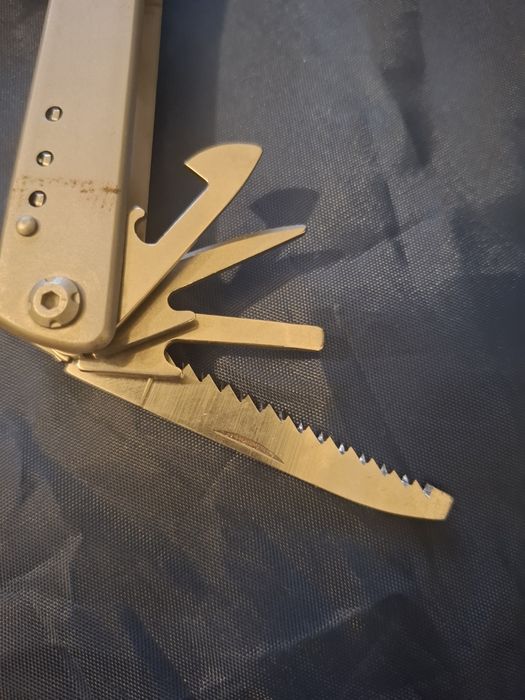 Ferramenta multifunções (multi-tool) da marca Crivit,