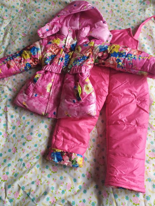 Костюм демисезонный осень и джинсовый теплый комбинезон 4-5