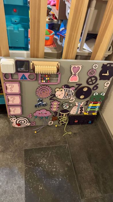 Розвиваюча дошка , бізіборд