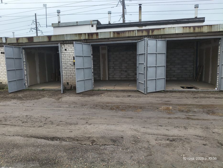 Пухівська Пуховская 2, 3 гаражі під СТО склад малярка виробництво