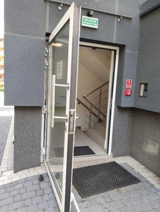 Lokal biurowy 14 m² - I piętro - Centrum Leszna klimatyzacja