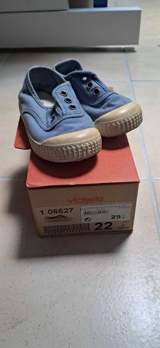 Varios sapatos para bebe/criança