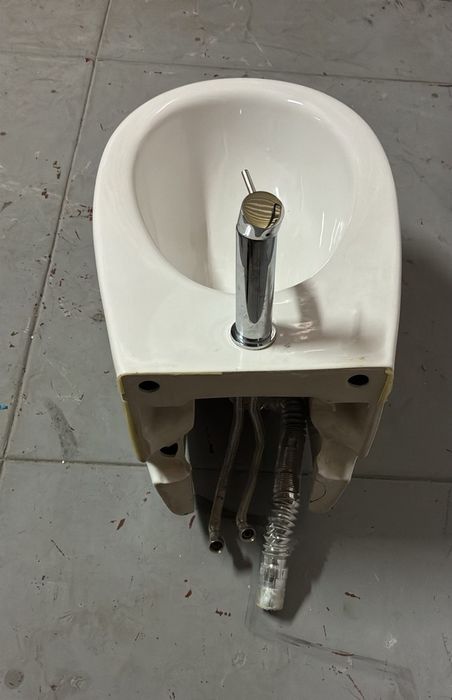 Bide Suspensao Ceramica Branca + Misturadora — Bom Estado