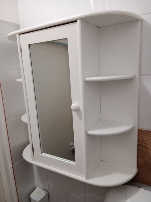 Szafka łazienkowa z lustrem