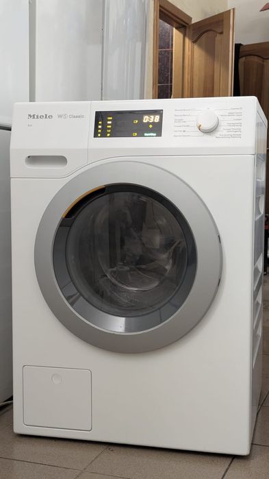 Преміум пральна машина Miele wdb030